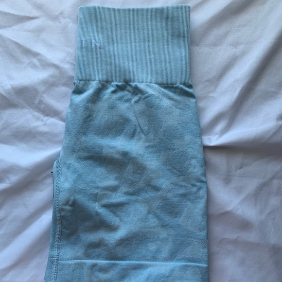 NVGTN Camo Seamless Shorts - Picture 4 of 6